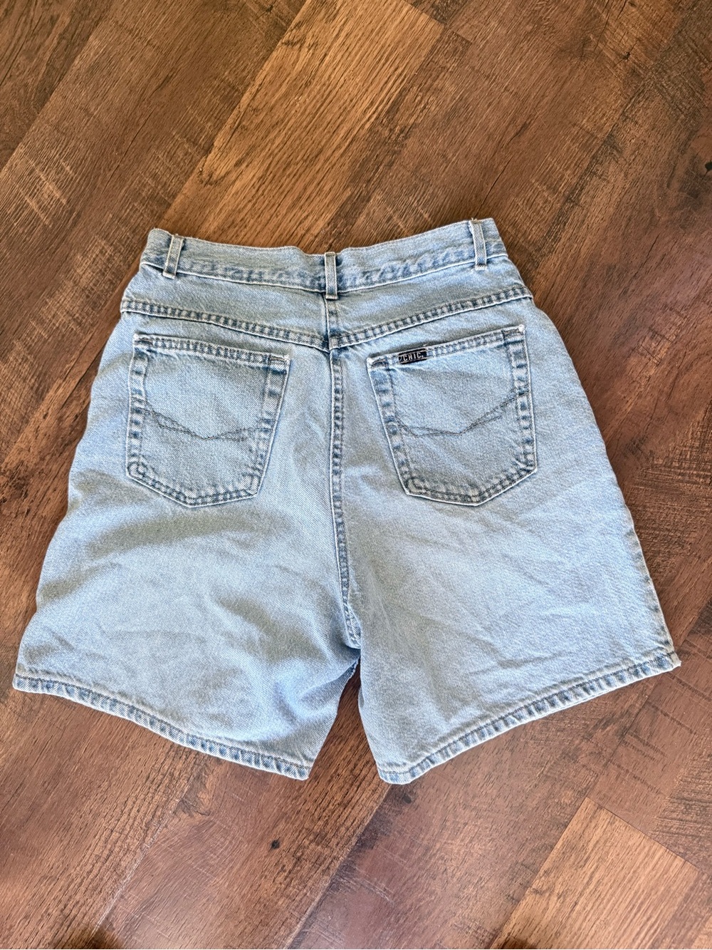 Vintage CHIC Light Blue Denim Shorts -  High-Waist Style